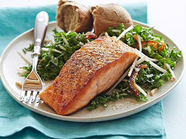 FNK_pan-seared-salmon-with-kale-apple-salad_s4x3.jpg.rend.sni18col